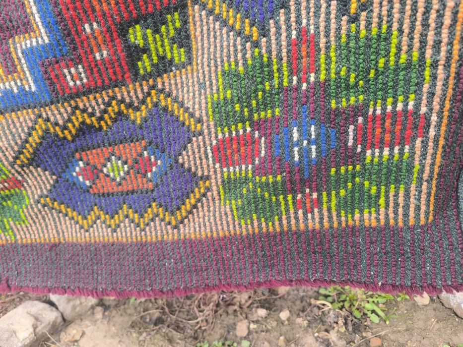 Вълнен  комплект за диван,фотьойли и табуретки