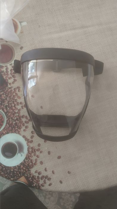 Предпазна маска,като чиста нова