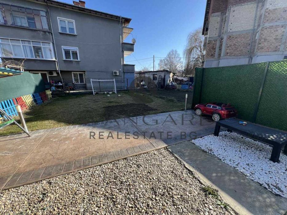 оф.22062 Етаж от къща + сутерен / Прослав