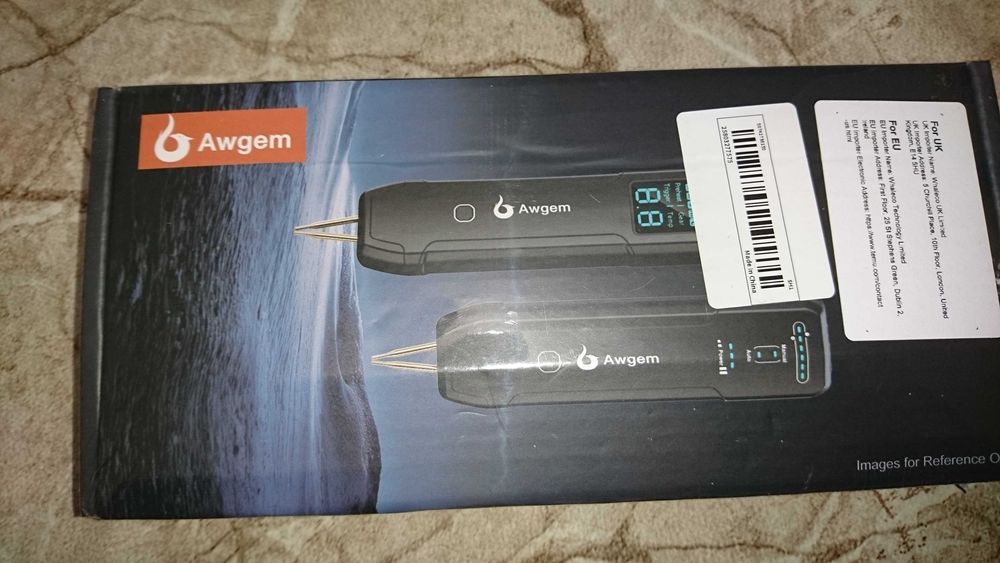 Апарат за точково заваряване запояване на батерии.