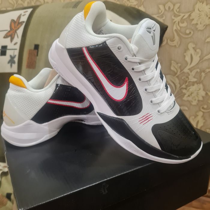 Продам кроссовки