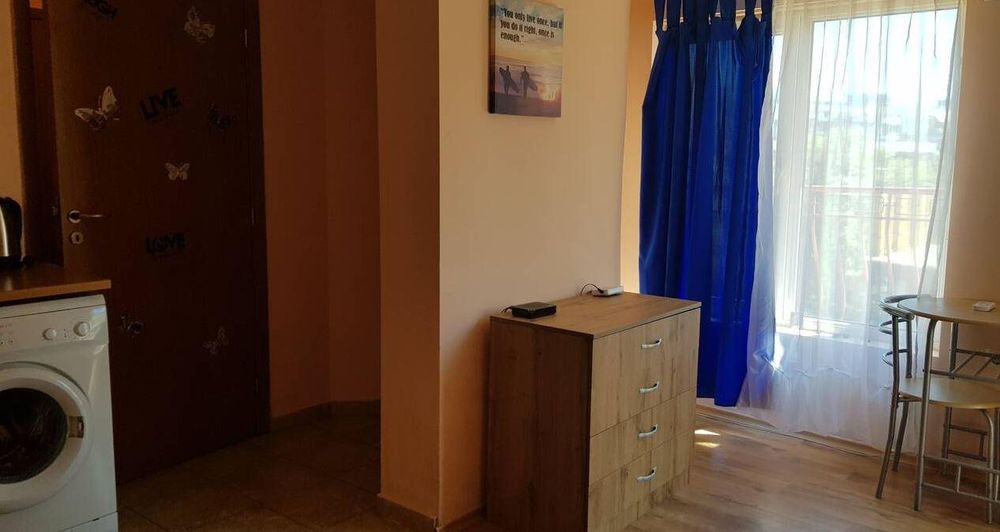 Дава се под наем Двустаен апартамент в Бургас, Лазур - 50 кв.м за 255 € - Снимка #1