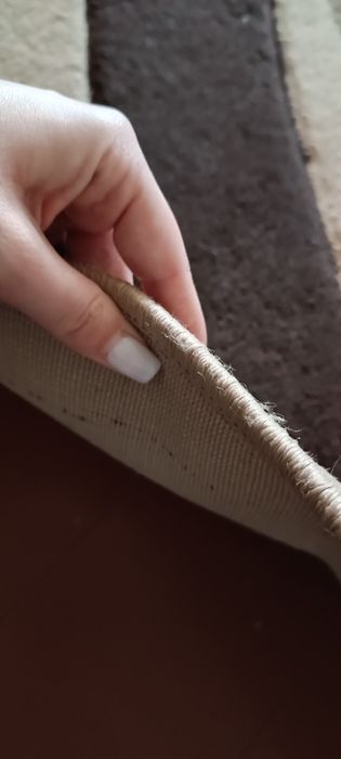 Продам палас, стеклянный столик ,кровати