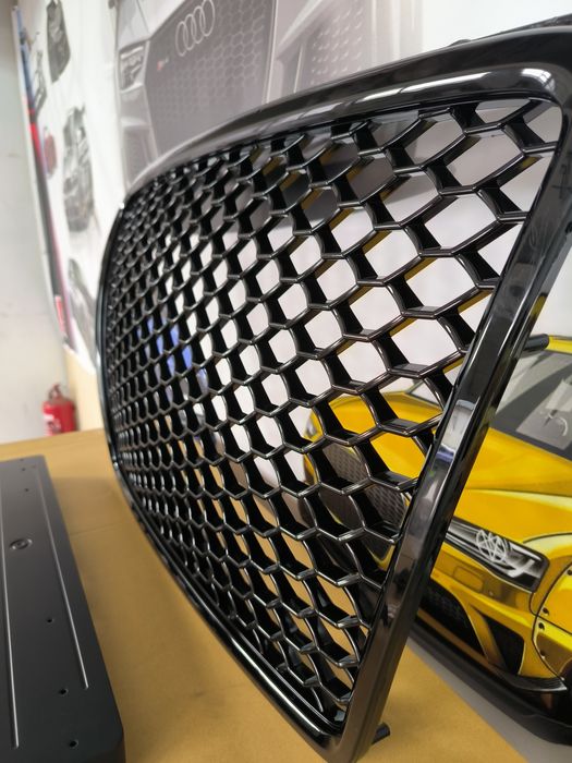 Grila fagure Audi A3 8P 2004-2008 - suport emblema inclus -