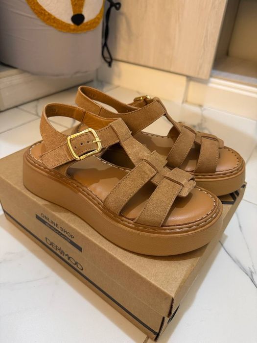 Сандалии женские