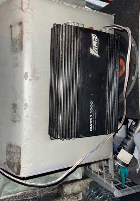 продам сабвуфер 600 ват с усилителем