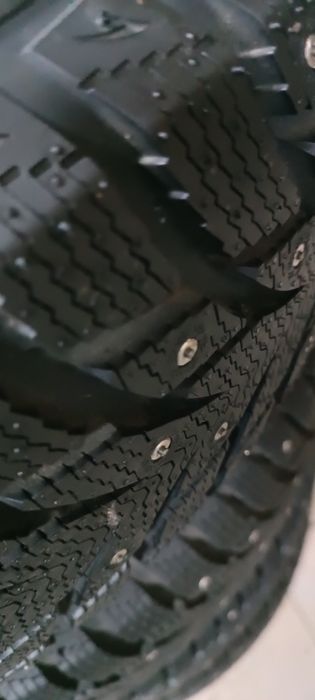 215/70/16R новые !