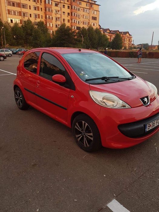 Vând Peugeot 107