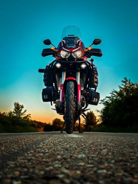 Honda Africa Twin CRF1100 DCT (2020) - Accesorizata complet, gata de drum