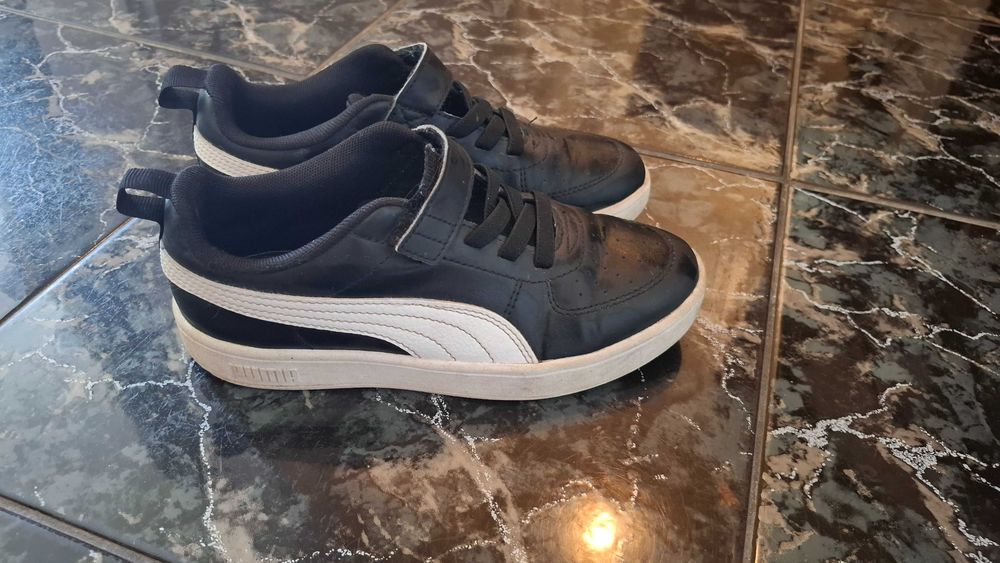 Продавам детски обувки "Puma"