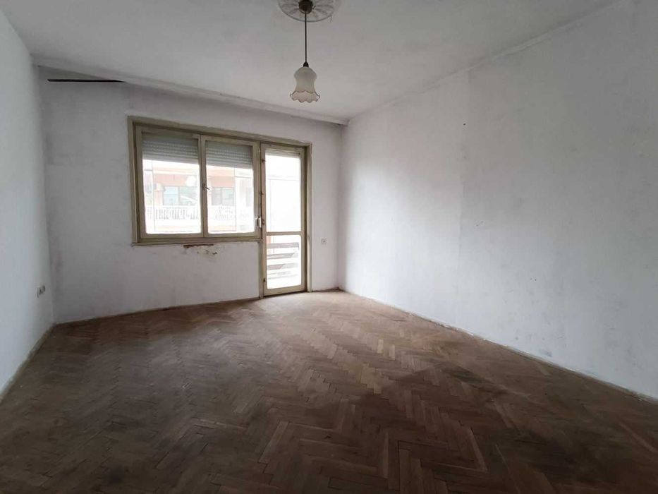 Продава се Тристаен апартамент в Велико Търново, Център - 100 кв.м за 1315 €/кв.м - Снимка #2