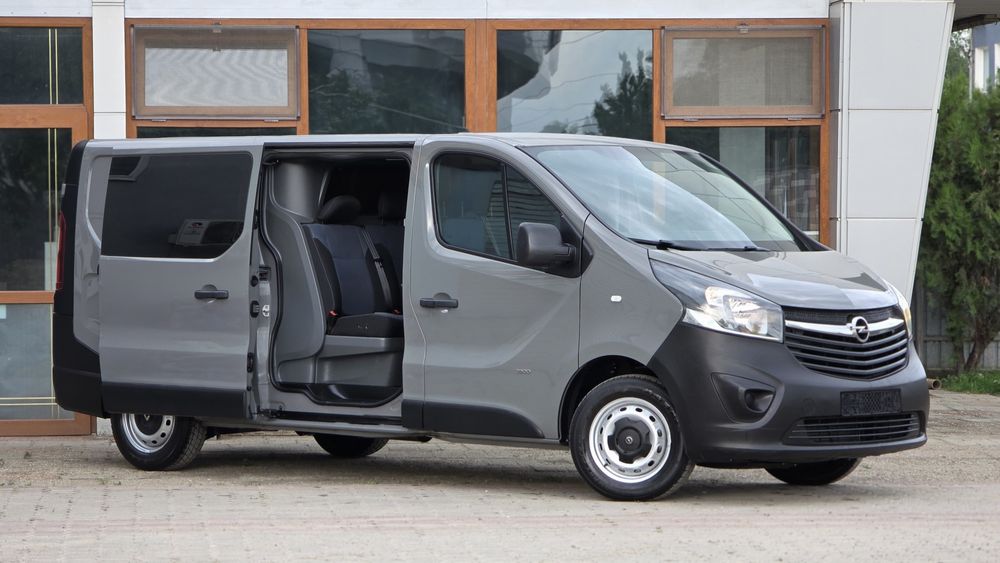 Opel Vivaro // Renault Trafic 2016, 1.6 diesel 115 cp mixt 5+1 locuri model lung L2H1