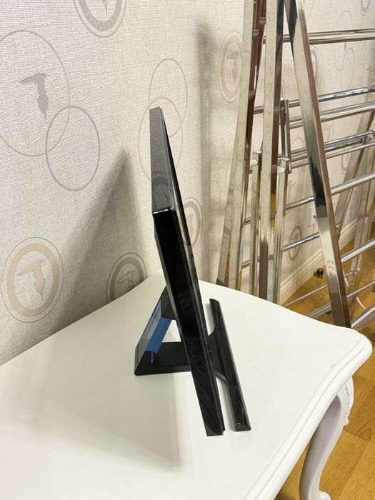 Монитор Samsung