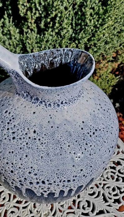 Ulcior/vază din ceramică.