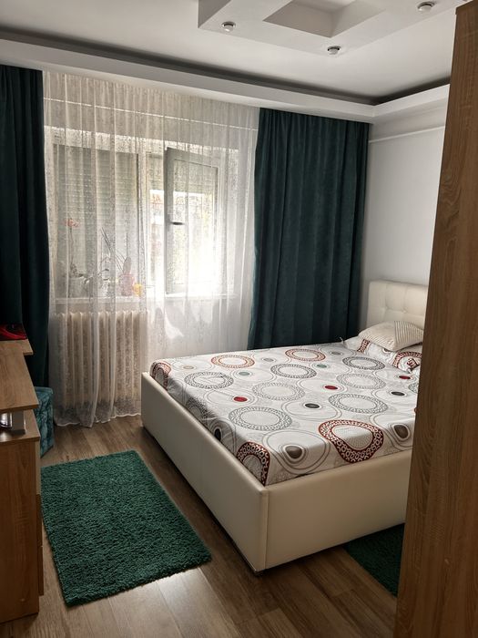 2 decomandate pe bld dacia