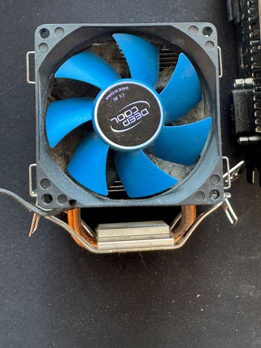 Продается куллер для процессора 80мм