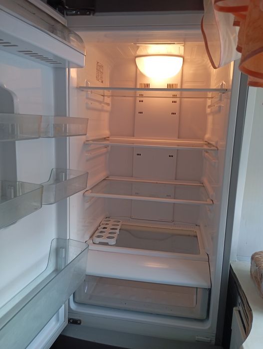 Холодильник Samsung