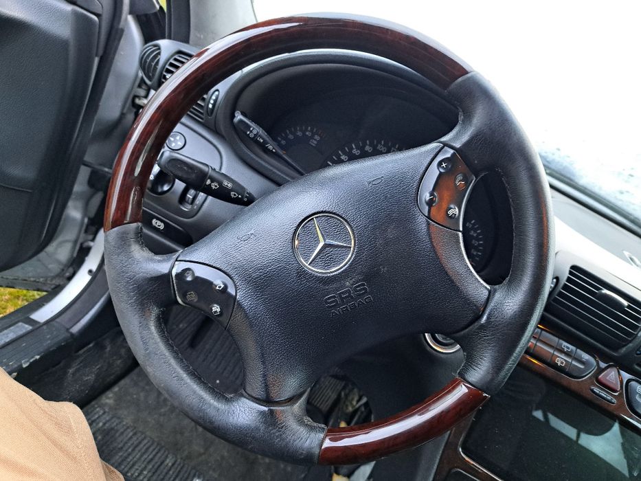 Махагонов  Волан за  Мерцедес  C 220