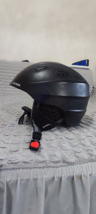 Шлем горнолыжный