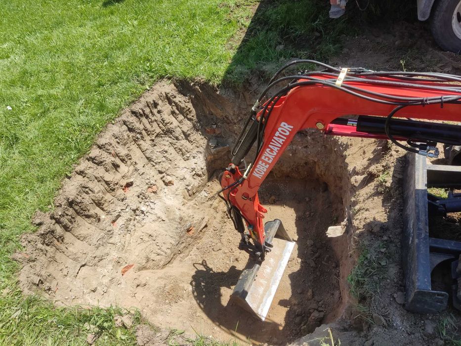 Услуги с мини багер и самосвал за град Пловдив