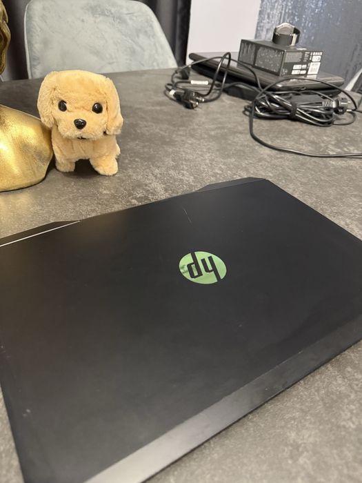 Laptop HP Pavilion I7. 9750H 24 Gb Ram3