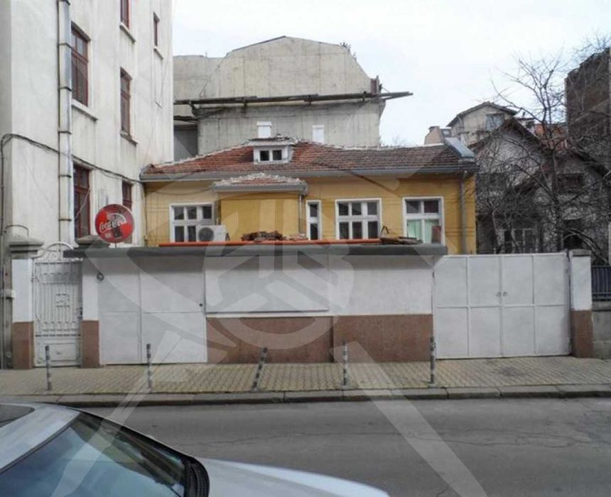 Продава се Къща в София, Център - 240 кв.м за 1209 €/кв.м - Снимка #3