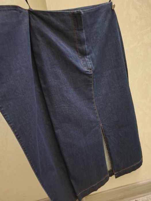 Джинсовая юбка синего цвета