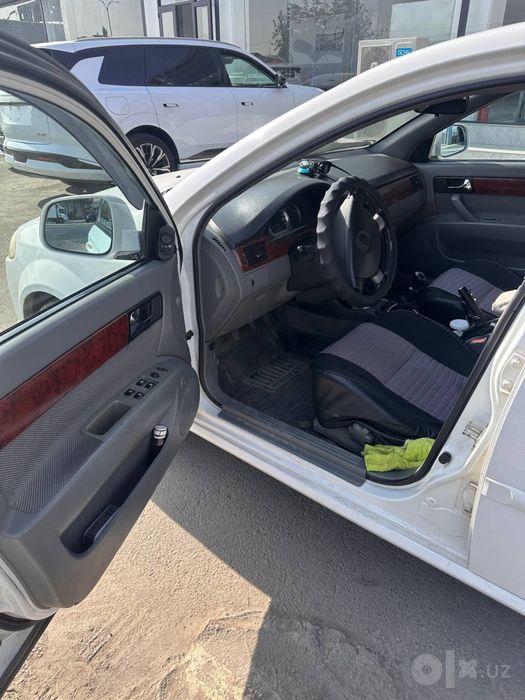 Продаётся Chevrolet Gentra механика метан