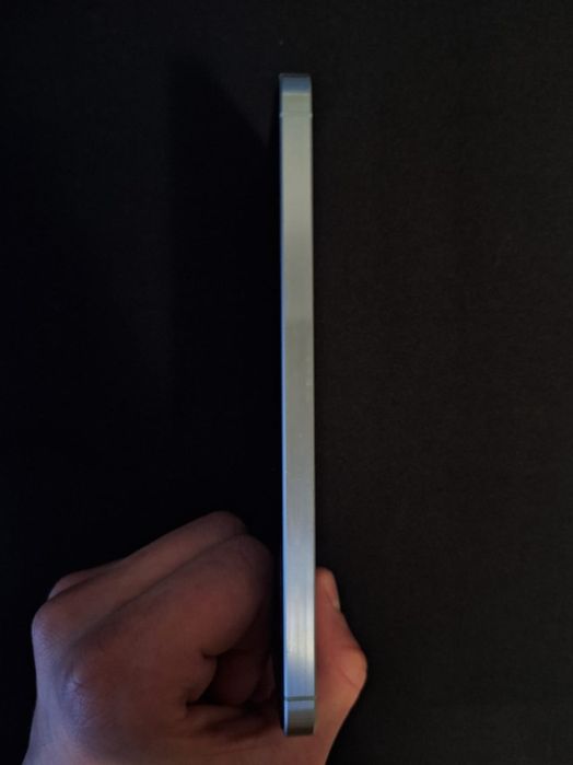 Samsung a56 5g 256 GB 8 GB ram are folie pusă ofer și 2 huse și cutie