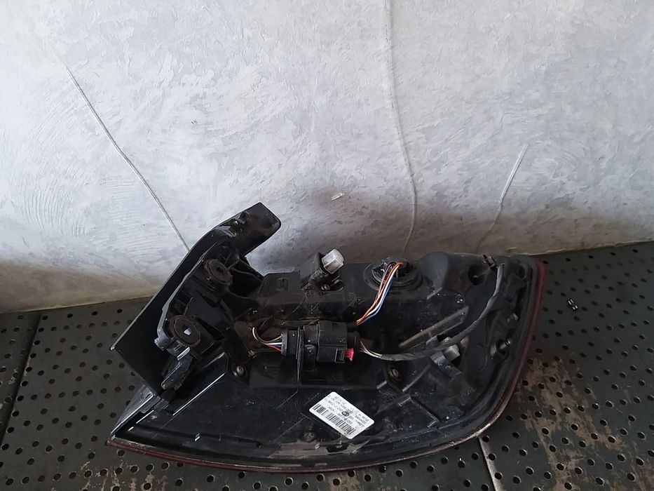 Stop tripla lampa stanga led aripa audi a4 b9 8w berlina 8w5945091g 2sd01224615