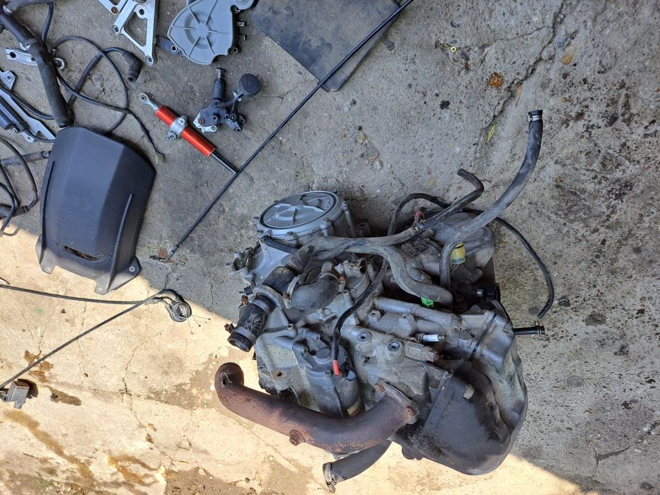 Piese aprilia rsv 1000