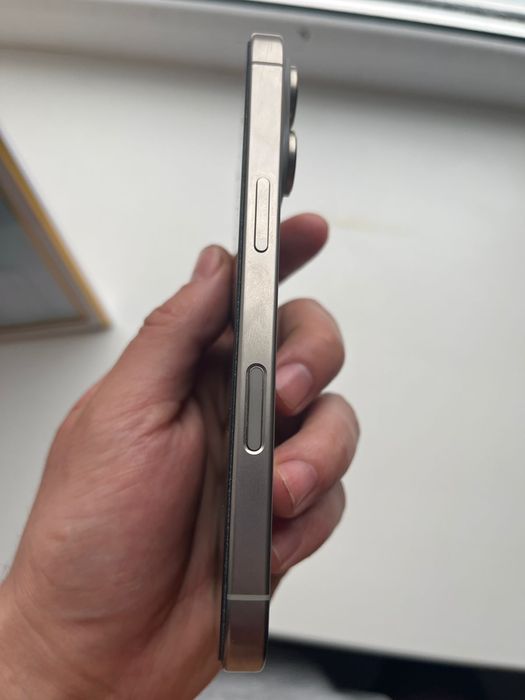 Айфон 16 про продам