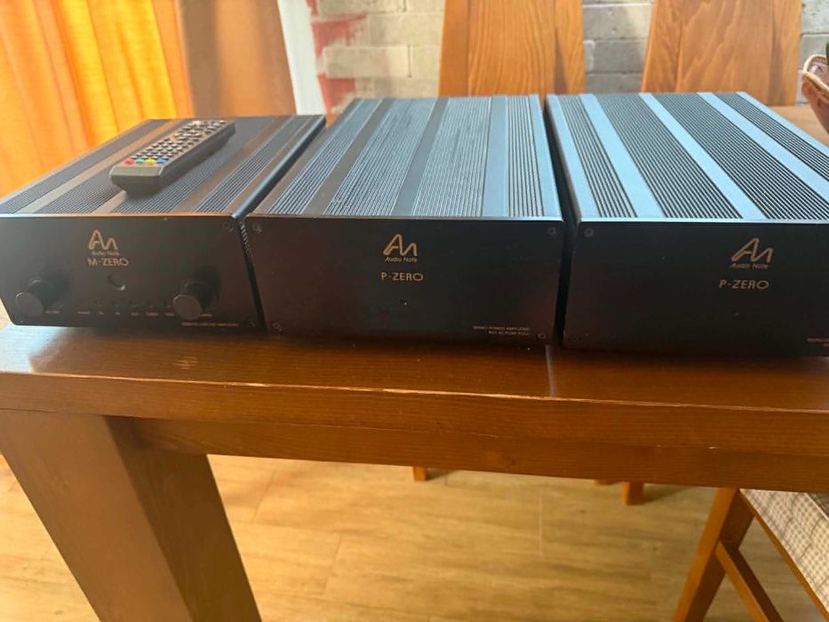 Audio Note Zero Предусилвател дистснционно и 2 моноблока