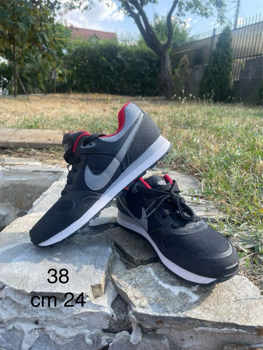 Adidasi nike/ puma