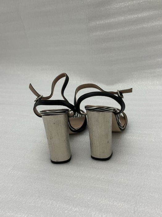 Продам итальянские босоножки