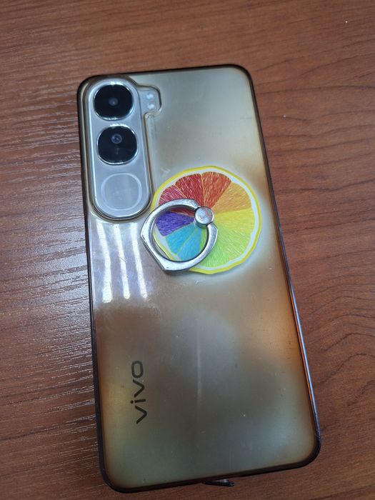 Продам смартфон Vivo V40 Lite в отличном состоянии