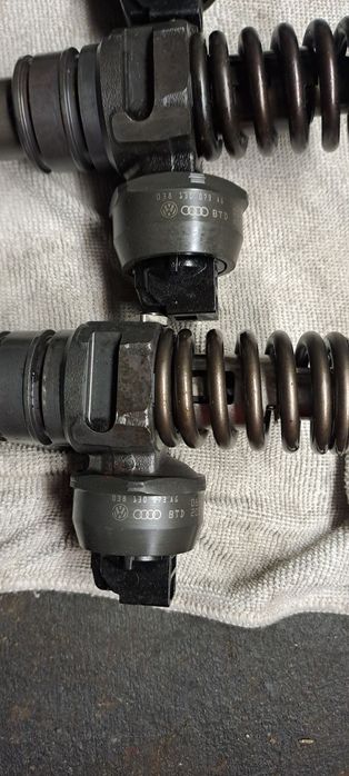 Vand 4 injectoare diesel pentru reconditionat