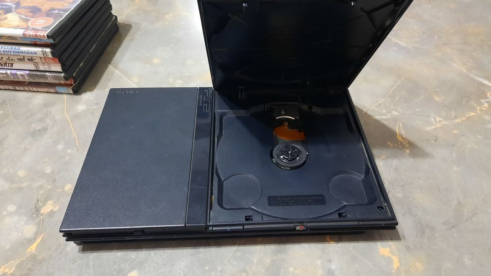 Продам пс2 с дисками