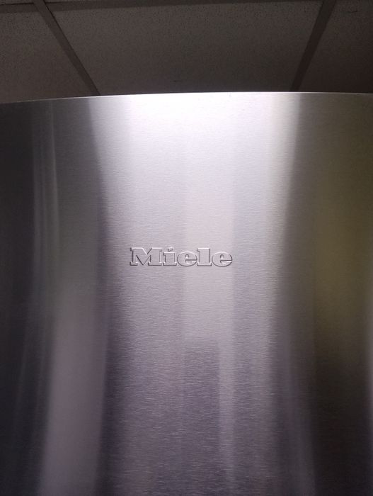 Иноксов комбиниран хладилник с фризер Миеле Miele с 2 години гаранция!