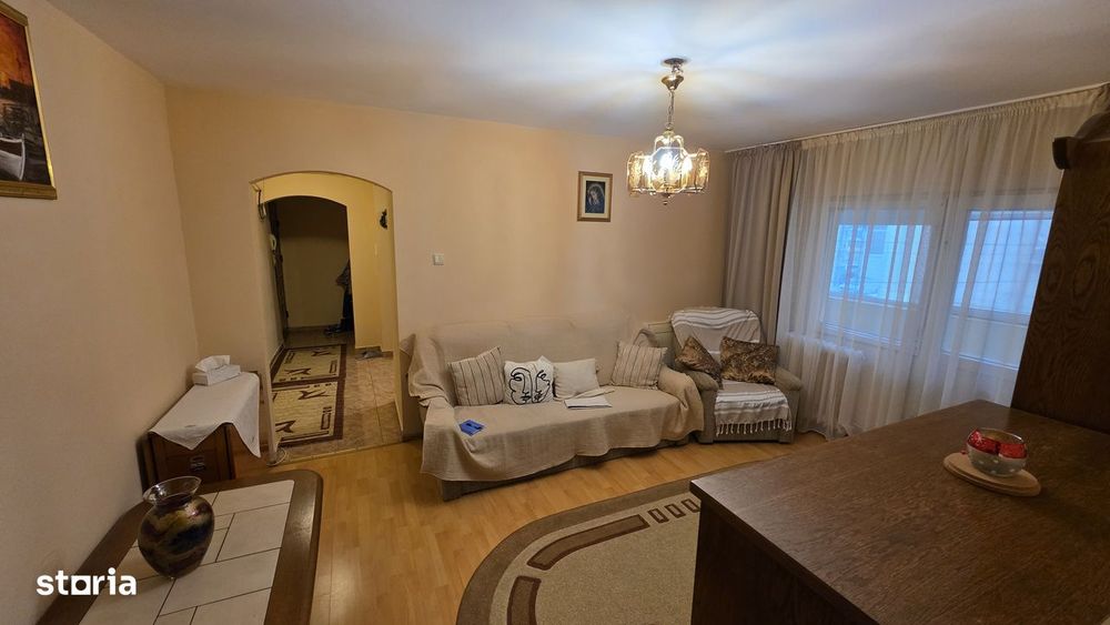 Vand ap cu 3 camere zona Orizont - Posta 4