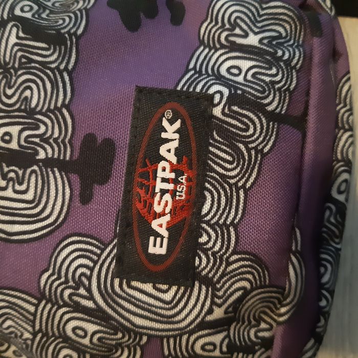 Geanta/borseta "EastPak" crossbody unisex mica, NOUA !
Made in Vietnam