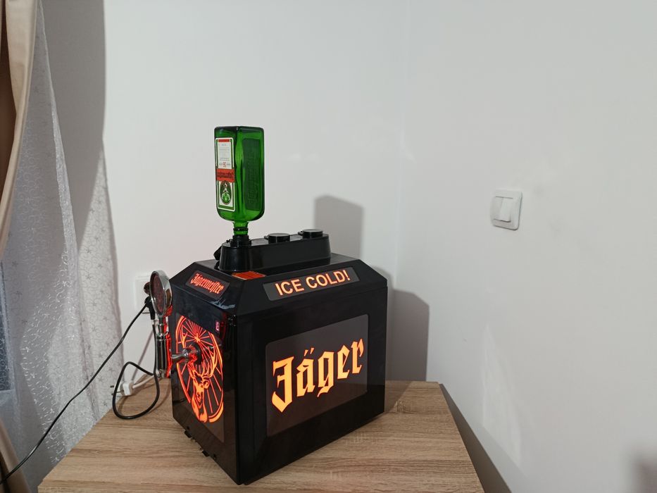 Vând dozator -racitor jagermeister