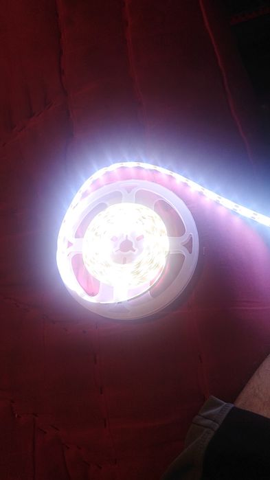 Banda led cu senzor de apropiere