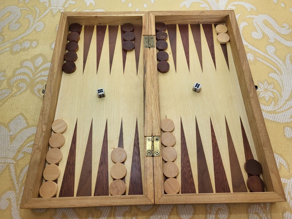 Дървен шах с табла