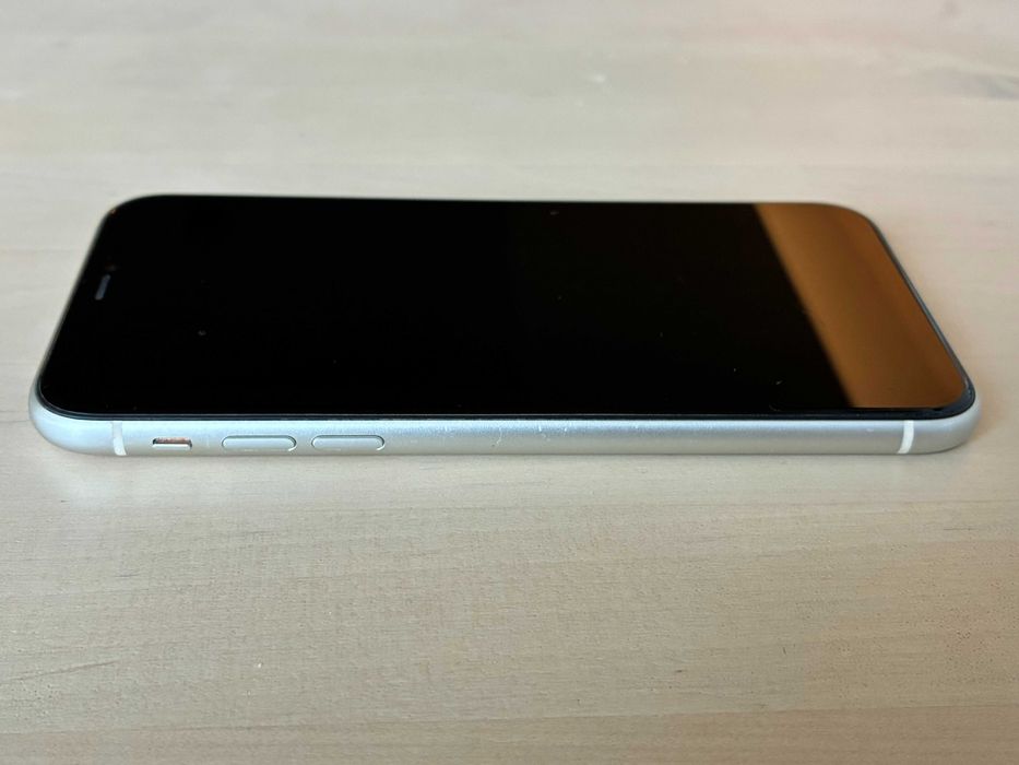 iPhone 11, 64GB, White