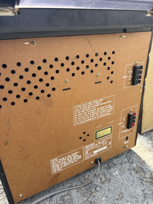 Combină audio Sharp cu pick-up, CD și casete + boxe originale
