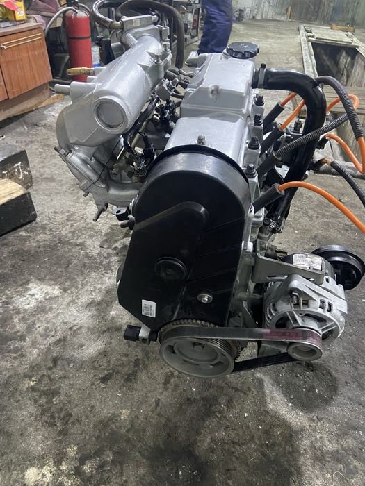 Продам двигатель вместе с коробкой