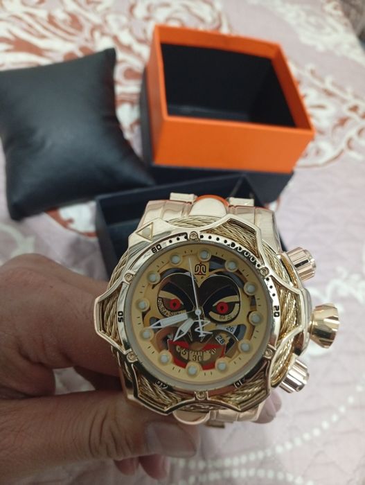 Продам большие новые часы