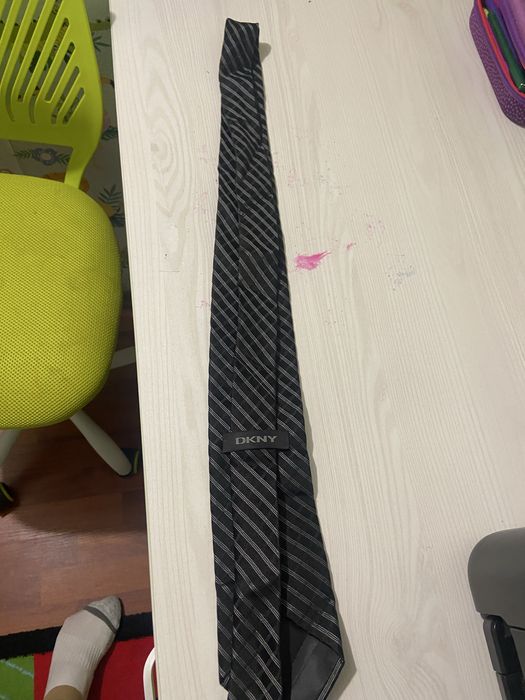 Cravata, Dkny, nou cu eticheta