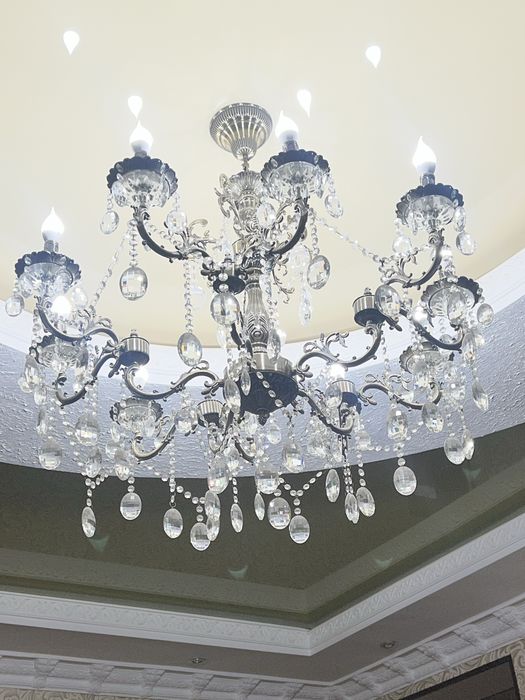 Хрустальная люстра